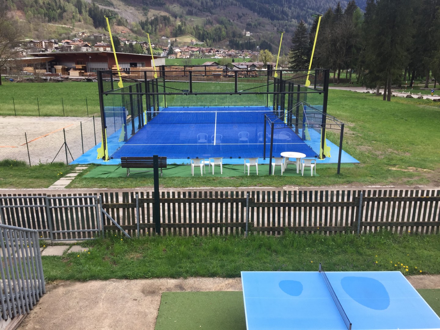 Campo da padel illuminato al Tennis Club Pinzolo